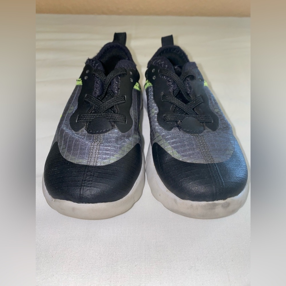 Nike Lucent (TD) Black/Volt/Platinum Toddler Boy's Sneakers Size 8C